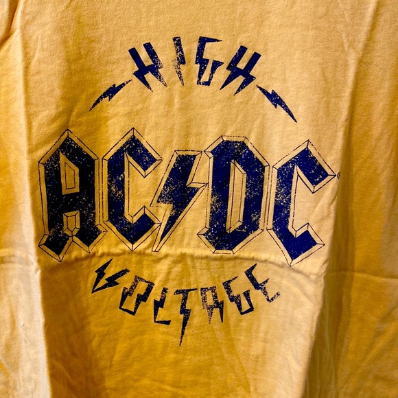 Plus Size Yellow AC DC High Voltage Short Sleeve Crew Neck Band Shirt XXL NWT - Picture 5 of 5